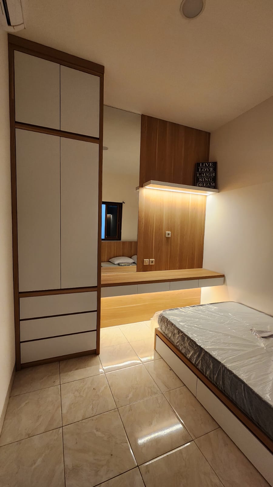 Kamar 01